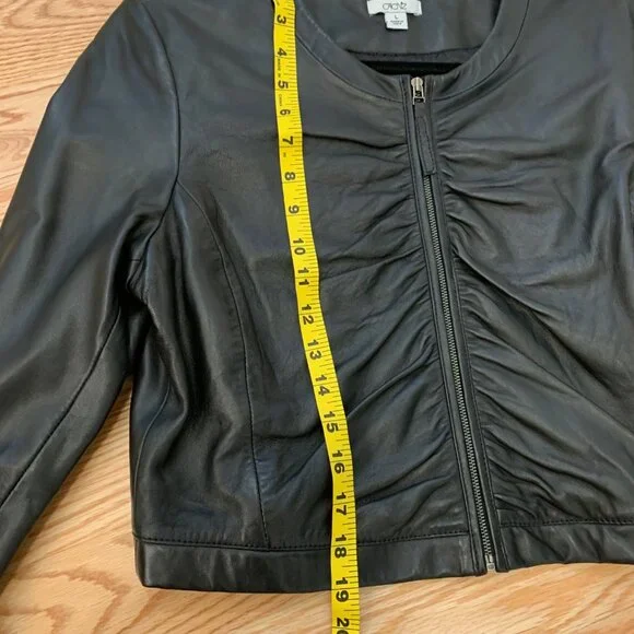 EUC CACHE 3/4 SLEEVE RUSCHED CROPPED LEATHER JACKET - Picture 7 of 8